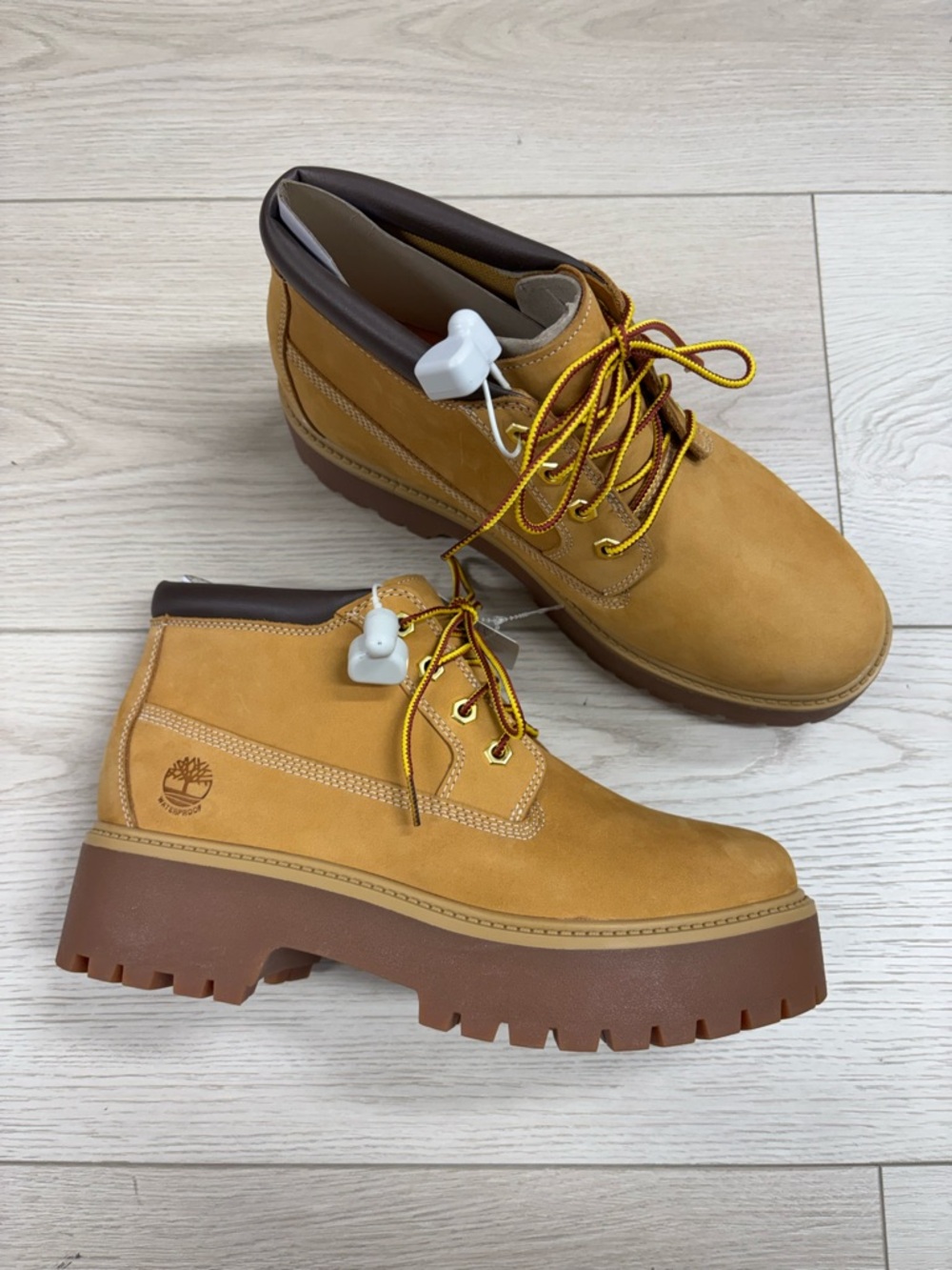 New Timberland Wheat/Yellow Platform Lug Lace-Up Boots